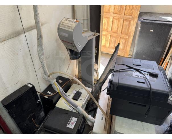 Foto de CAMPO DOS GOYTACAZES/RJ- Diversos (CPUs, ventiladores, impressoras, ares condicionados, moveis, bebedouros, micro-ondas, TV, geladeira).