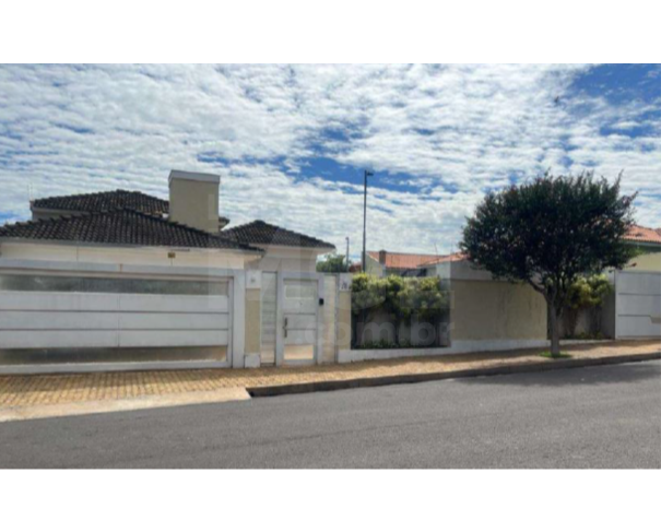 Foto de PIACATU/SP — Casa residencial com a área de 420,54m² e seu respectivo lote com 1150,00m²