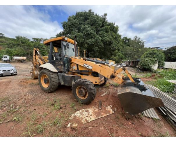 Foto de VISCONDE DO RIO BRANCO/MG- Retroescavadeira JCB, modelo 3C.