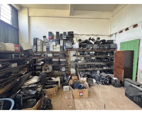 Foto de CAMPO DOS GOYTACAZES/RJ-Eletrônicos, informática (CPUS, monitores, estabilizadores, teclados, impressoras, ares condicionados, televisores, impressoras).