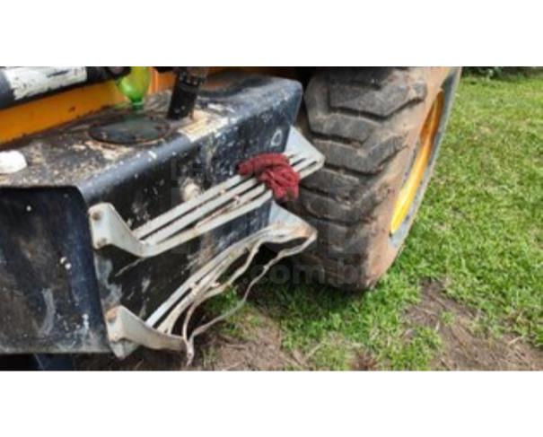 Foto de DIVINÓPOLIS/MG - Retroescavadeira JCB, modelo 3C.