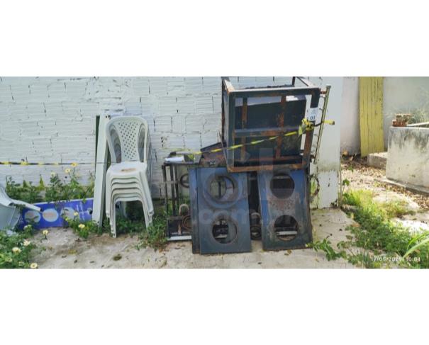 Foto de SENADOR POMPEU/CE - Lote de Mesas, Cadeiras, Carteiras Escolares entre outros