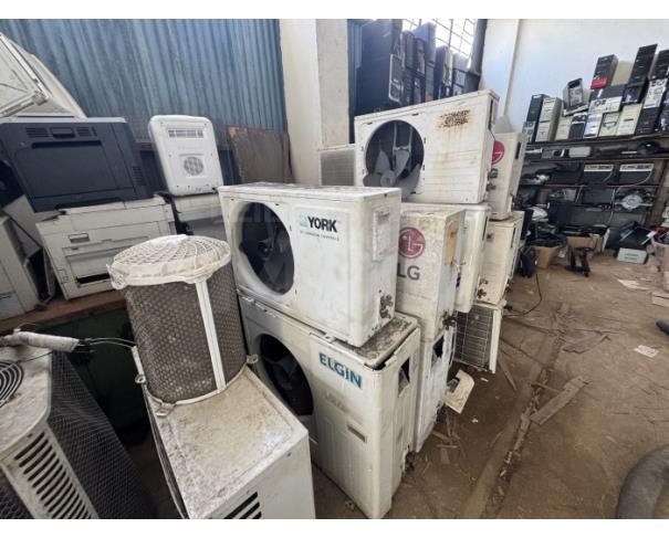 Foto de CAMPO DOS GOYTACAZES/RJ-Eletrônicos, informática (CPUS, monitores, estabilizadores, teclados, impressoras, ares condicionados, televisores, impressoras).