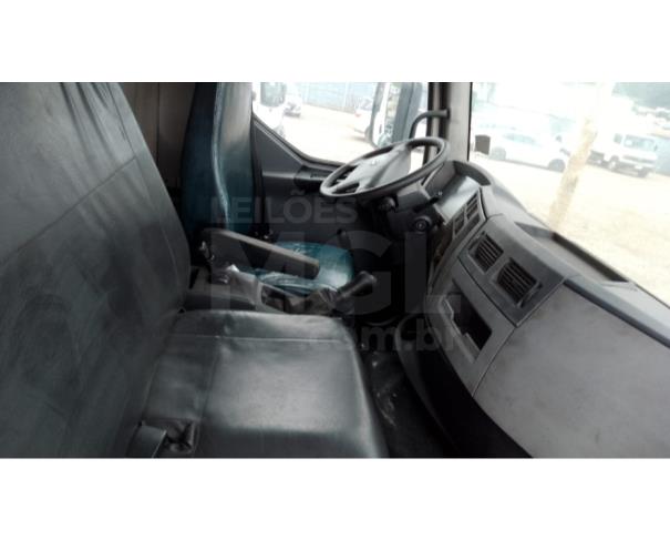 Foto de ITAÚNA MG CAMINHÃO NO CHASSI - VOLVO VM 330 6X4 TRAÇADO 