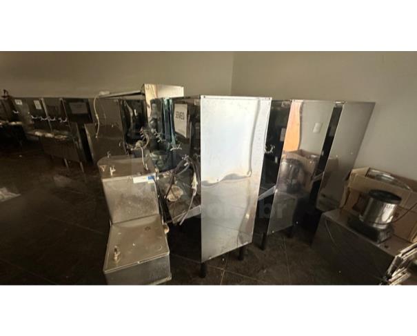 Foto de ITATIAIUÇU/MG-Bebedouro de água industrial, forno, liquidificador.
