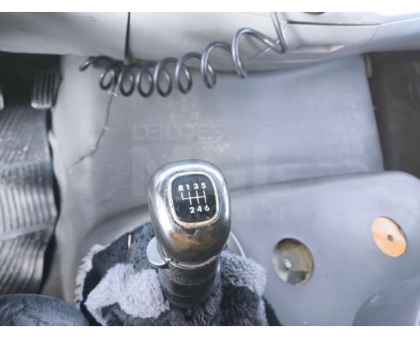 Foto de ITAÚNA MG - CAMINHÃO NO CHASSI TRUCADO  - VW 24.250 CLC 6X2 - NO DOCUMENTO ESTÁ COMO CARROCERIA FECHADA