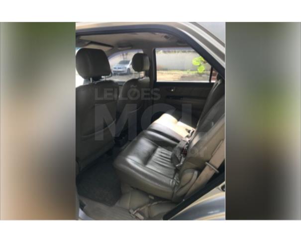 Foto de GOVERNADOR VALADARES/MG - TOYOTA HILUX SW4 SRV 4X4