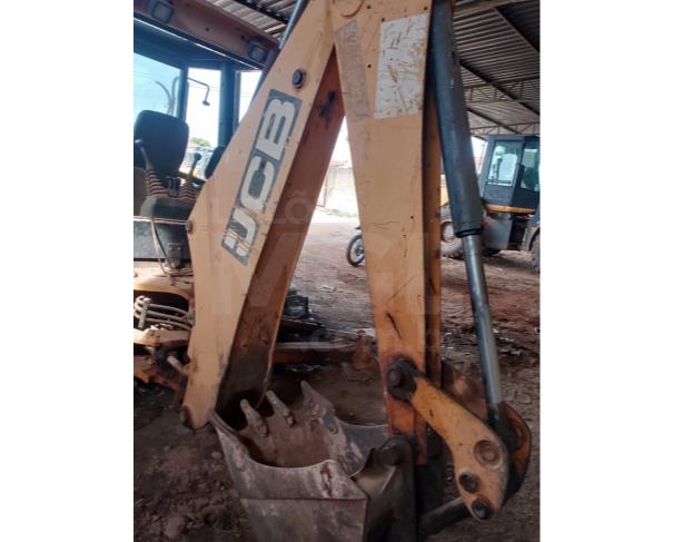 Foto de DOURADOQUARA/MG - Retroescavadeira JCB.