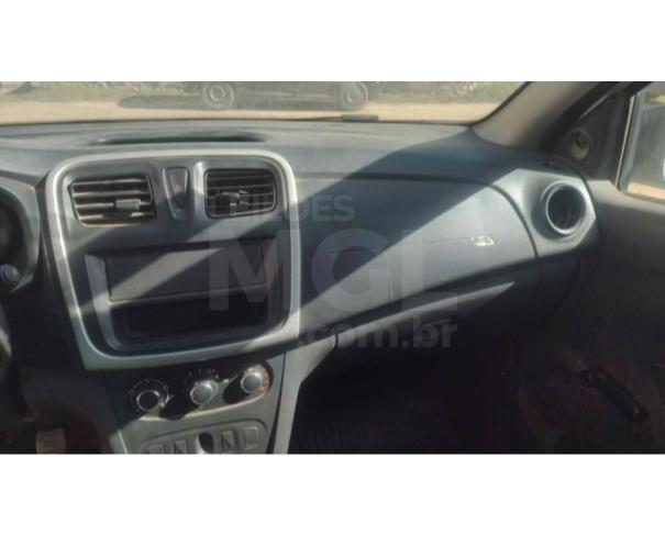 Foto de TUNAS DO PARANÁ/PR - Renault Logan Authentique 1.0 16V, 2014/2015, FLEX 