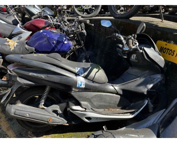 Foto de ANGRA DOS REIS/RJ-VEÍCULO CONSERVADO-HONDA/PCX 150-2015/2015