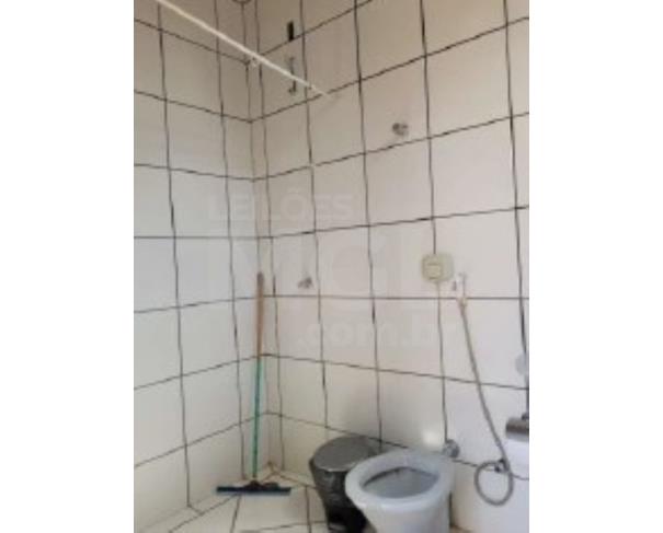 Foto de FRUTAL/MG – Casa edificada em um lote com 344,00m², situada no Centro