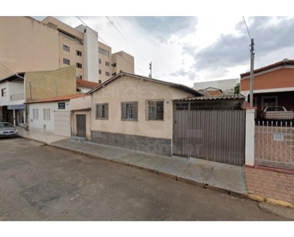 Foto de ALFENAS/MG — Casa com 3 quartos e seu lote de terreno no Centro