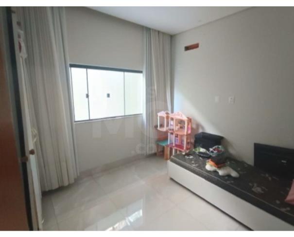 Foto de PIRAPORA/MG – Casa e seu respectivo lote com a área de 360,00m², situado no bairro São João Batista