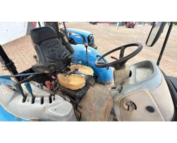 Foto de OLIMPIO NORONHA/MG - Trator Agrícola LS, modelo PLUS 90
