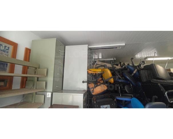 Foto de COLOMBO/PR - Sucatas de equipamentos laboratoriais e de manutenção diversos, câmaras de germinação, refrigerador, agitador, tupia, roçadeira