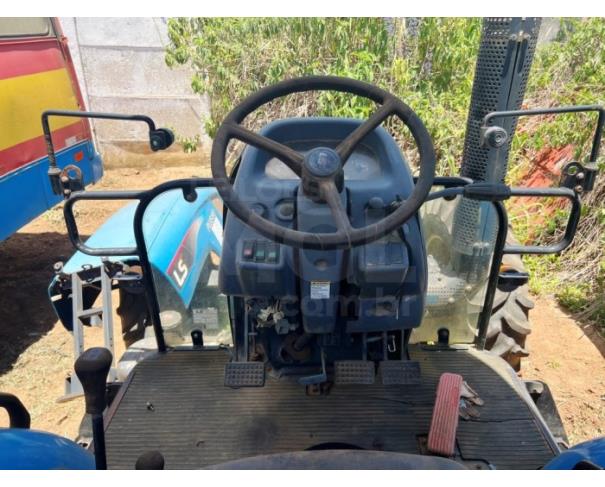 Foto de SERRA AZUL DE MINAS/MG- Trator Agrícola LS, modelo Plus 80
