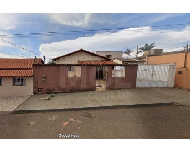 Foto de CARMO DO PARANAÍBA/MG — Casa com terreno área 302,45m² no bairro JK