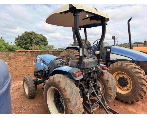 Foto de TIROS/MG - Trator Agrícola LS Tractor, modelo R50R, tração 4x4