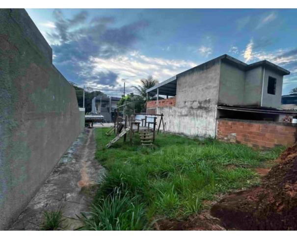 Foto de PIRAPETINGA/MG - Terreno urbano com 687,82m² no Bairro Santa Efigênia