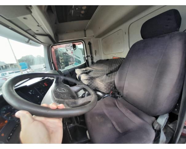 Foto de ITAÚNA MG CAMINHÃO NO CHASSI MERCEDES BENZ ATEGO 2429 - ANO 2012/2012