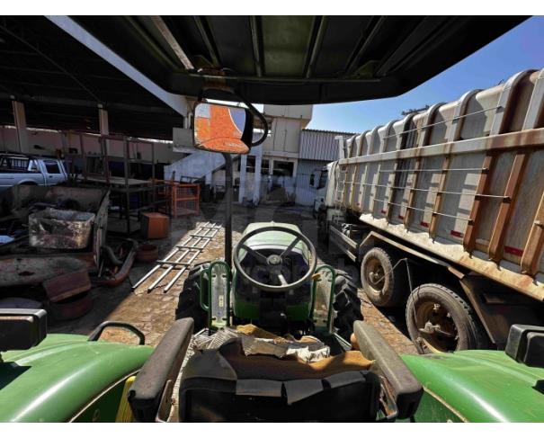 Foto de PIRAPETINGA/MG - Trator John Deere