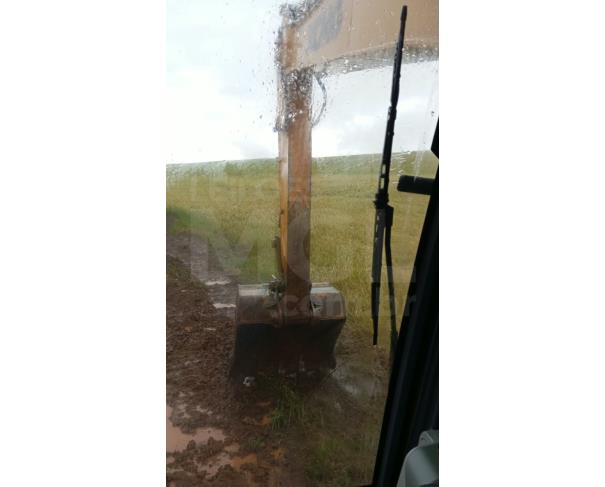 Foto de ENGENHO VELHO/RS - Escavadeira Hidráulica sobre Esteiras XCMG, modelo XE150BR, ano 2021, cabine fechada, motor diesel, equipada com lança hidráulica e caçamba de escavação