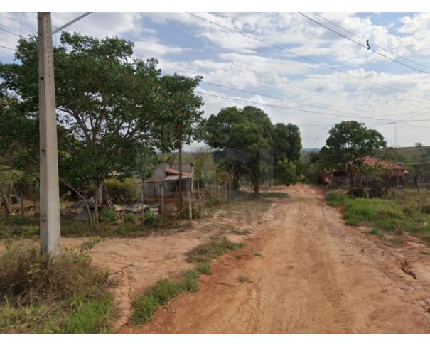 Foto de ABAETÉ/MG — Lote com 1.790m² com uma casa residencial no Povoado Paredão