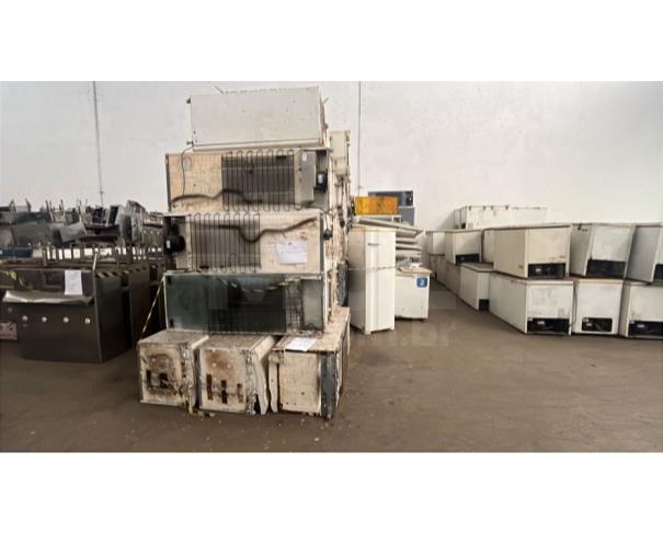 Foto de MANAUS/AM - REFRIGERADOR DOMÉSTICO E FREEZER 2 TAMPAS