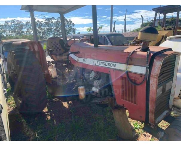 Foto de PARDINHO/SP - Trator Massey Ferguson