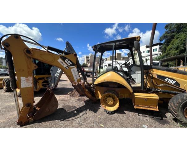Foto de ITABIRITO/MG - Retroescavadeira Caterpillar 416E