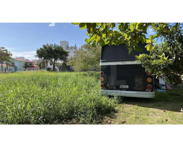 Foto de FLORIANÓPOLIS/SC - Terreno com 15.379,61m² ao lado Igreja Nª Sª de Guadalupe em Canasvieiras