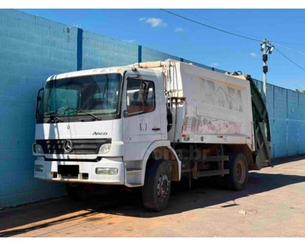 Foto de IBITURUNA/MG - Caminhão Mercedes Benz/Atego 1418, 2006/2006, DIESEL 
