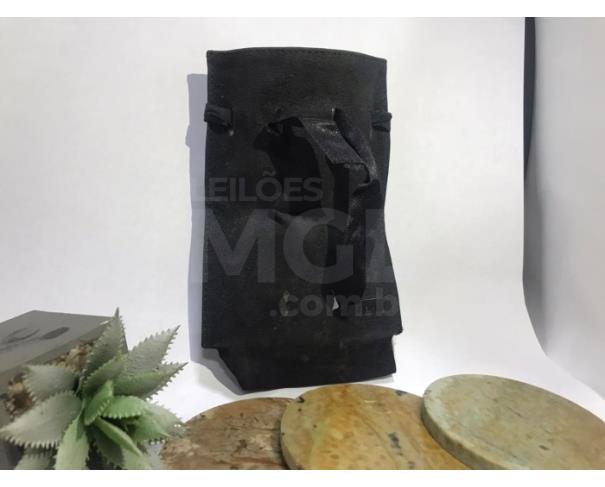Foto de ITAÚNA/MG - 1PORTA JOIAS SEMELHANTE A COURO, 1BOLSA PEQUENA DE TECIDO PRETO