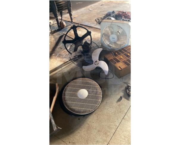 Foto de DUMONT/SP - Eletrodomésticos – Ventiladores, geladeiras, ar condicionado, bebedouro de galão, micro-ondas, tanque de lavar roupa de plástico, máquina de lavar, bebedouro industrial e etc
