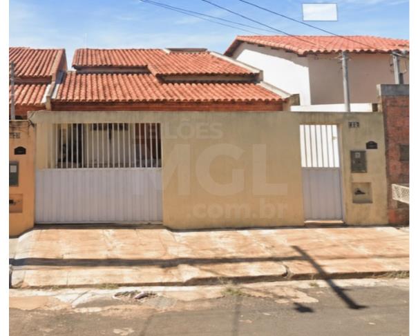 Foto de CAMPINA VERDE/MG – Casa residencial com a área de 104,89m², situado no bairro São Vicente
