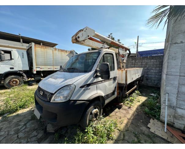 Foto de Marataízes/ES- Caminhão- Iveco Daily 70C17HDCS, com cesto aéreo e carroceira operacional marca GUITON- 2015/2015