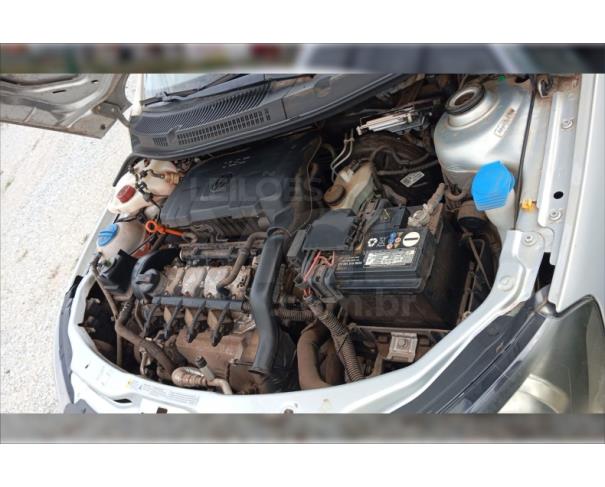 Foto de ITAÚNA/MG - Sucata de VOLKSWAGEN Gol City MB 