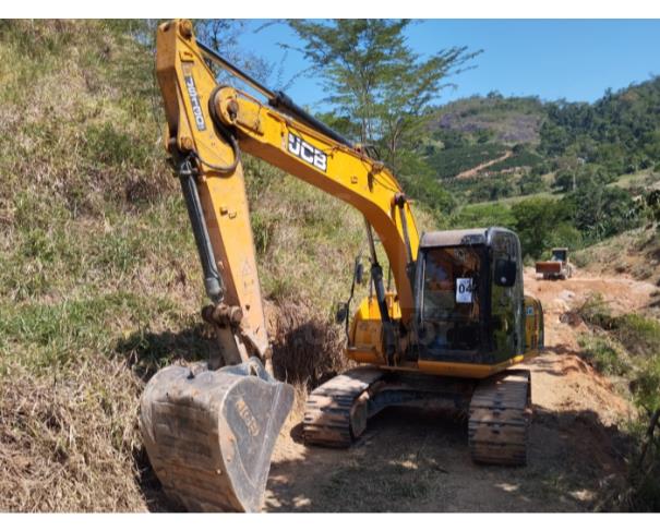 Foto de Águia Branca /ES- Escavadeira Hidráulica JCB, modelo JS130 LC, motor 99HP