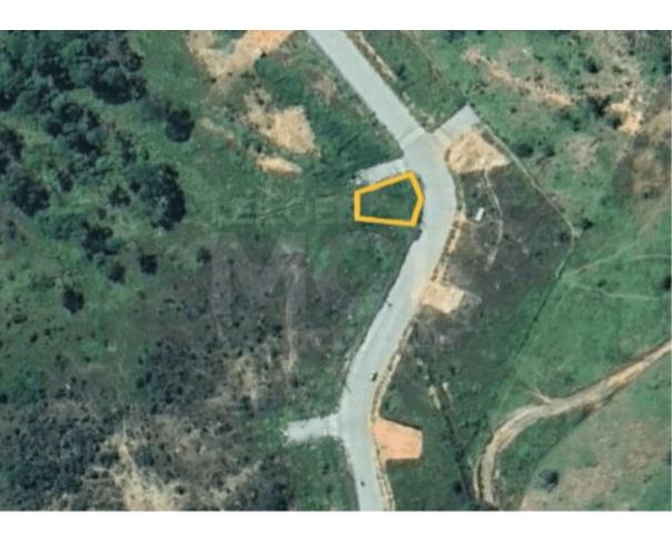 Foto de OLIVEIRA/MG - Lote com 241,37 m² no bairro Alameda Euclides Ribeiro de Oliveira e Silva.