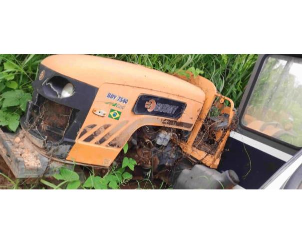 Foto de NOVO HORIZONTE DO OESTE/RO - Trator Agrícola Budny, modelo BDY 7540 (4x4)