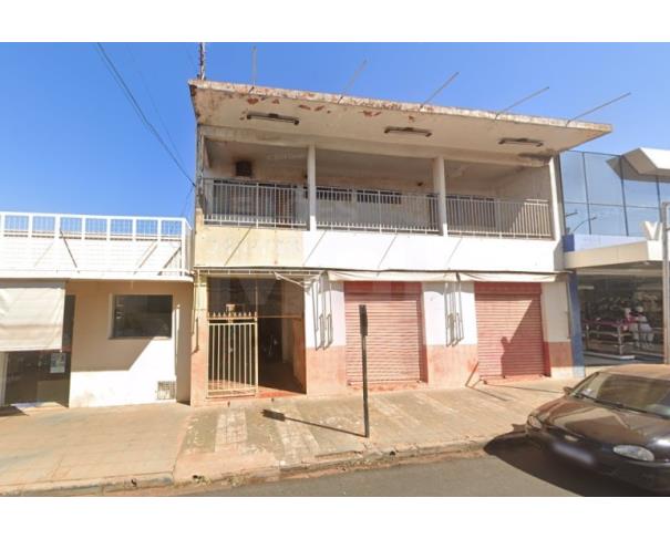 Foto de ITURAMA/MG - Prédio com 2 pavimentos sendo o 1º comercial no Centro