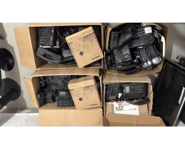 Foto de LAGOA DOURADA/MG - Telefones IP e analógicos, com aparelhos novos na caixa