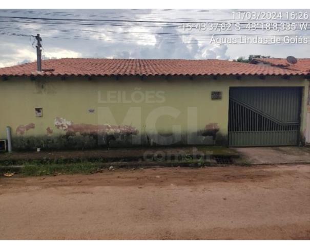 Foto de AGUAS LINDAS DE GOIAS/GO — Casa com 4 quartos e 2 Vagas na Garagem no Bairro Jardim Da Barragem Vi