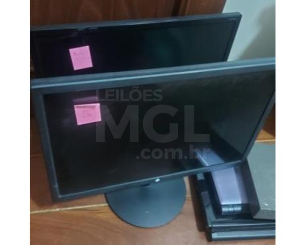 Foto de PORCIÚNCULA/RJ - Material de informática (monitores, DVD, mini system, notebook, som, cabos, câmeras de vigilância, retroprojetor, calculadora, impressora, CPUs). 