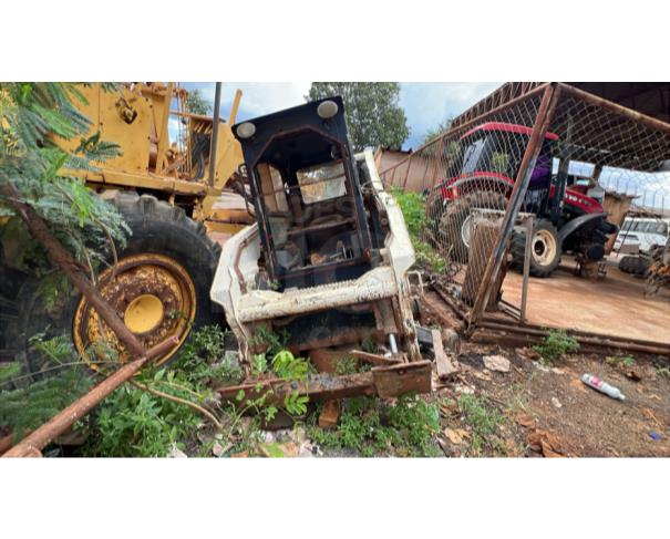 Foto de PLANALTINA/GO - Mini carregadeira Terex TSV-50
