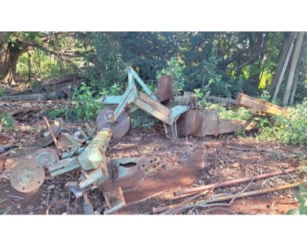 Foto de SANTA CRUZ DO RIO PARDO/SP - 2 Grades Aradora, Arado de 3 discos, Subsolador de Mandioca