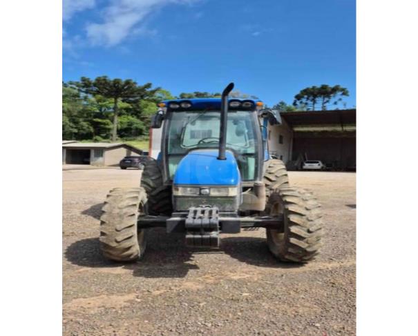Foto de CAMPESTRE DA SERRA/RS - Trator Agrícola Cabinado New Holland – modelo TL75E – 4x4