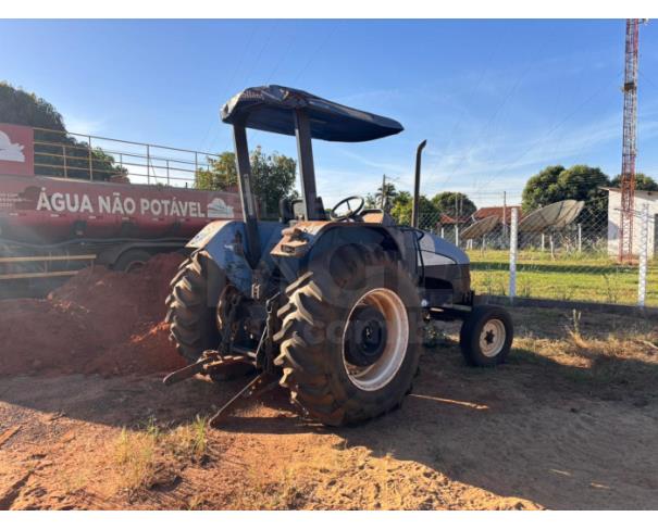 Foto de PONTES GESTAL/SP - Trator Agrícola New Holland, modelo TL75E