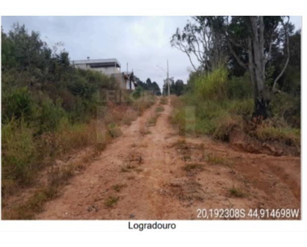 Foto de DIVINÓPOLIS/MG- TERRENO COM ÁREA DE 800,00m² BAIRRO VIVENDAS DA EXPOSIÇÃO