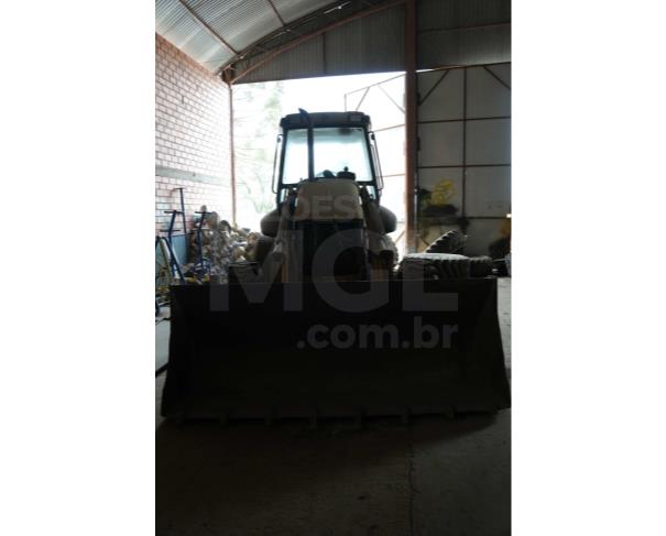 Foto de BELA VISTA DO TOLDO/SC - Retroescavadeira da marca JCB, modelo 3C